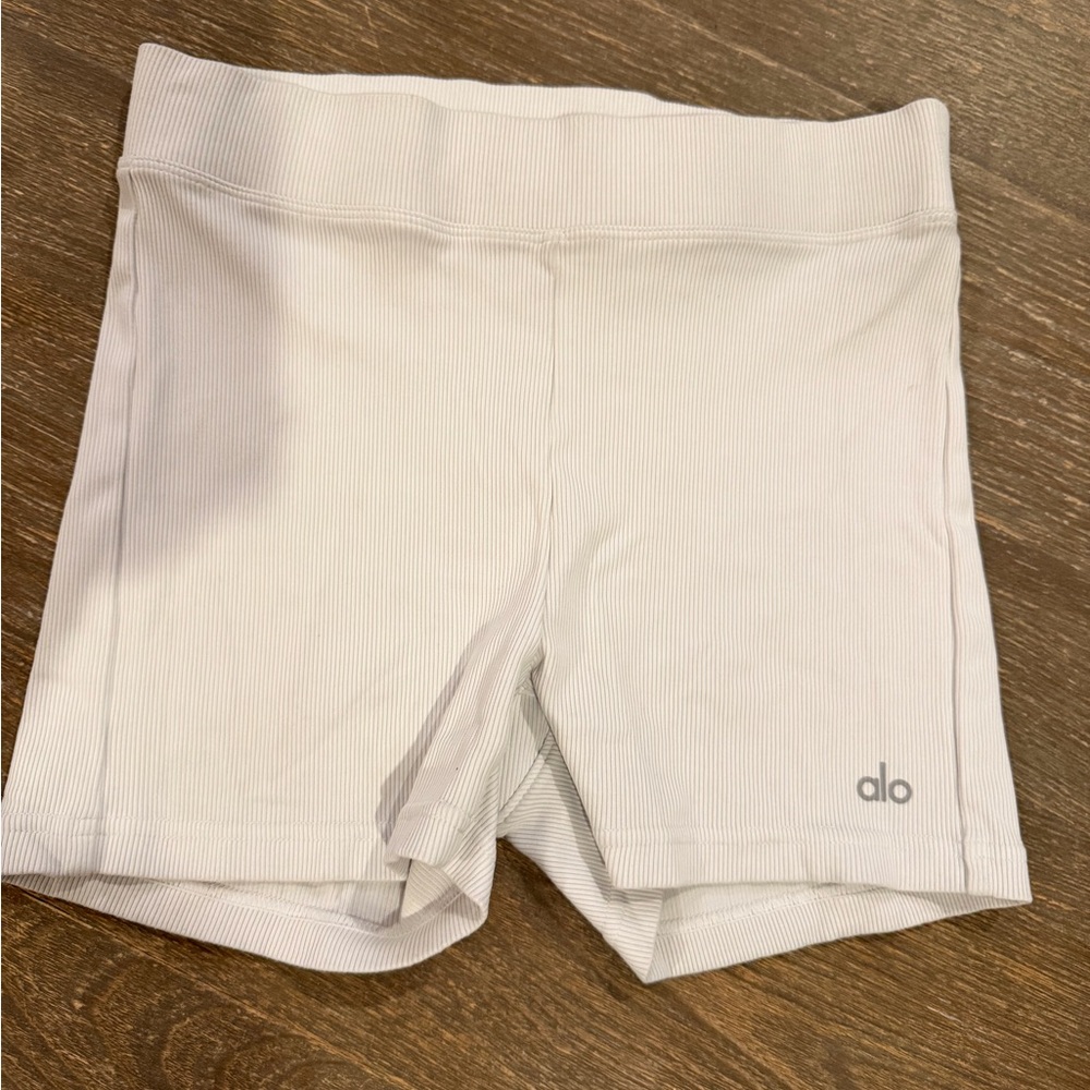 ALO Yoga Ribbed High-Rise Cream Bike Shorts